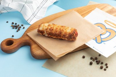 Крендель-дог биф с сыром из Auntie Anne's