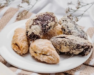 Пирожочки с вишней/черносливом из Кафе-кондитерская Елены Громовой