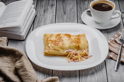 Блин с ветчиной и сыром из Кафе-кондитерская Елены Громовой
