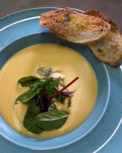 Сырный суп с багетом
