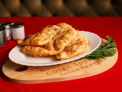 Чебурек с сыром