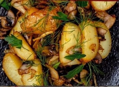 Картофель бейби с грибами и луком