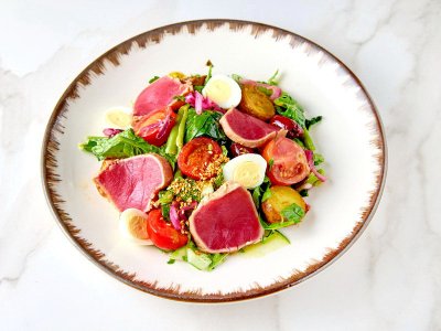 Салат с тунцом