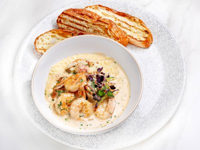 Крупные креветки в сливочном соусе