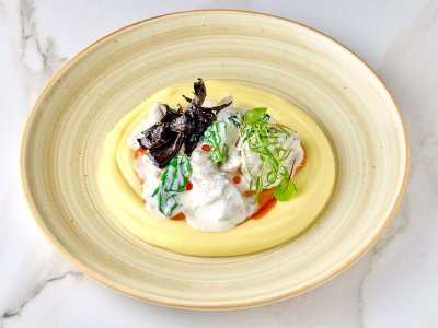 Кролик в сметане со сморчками