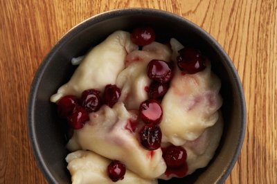 Вареники с творогом и вишней