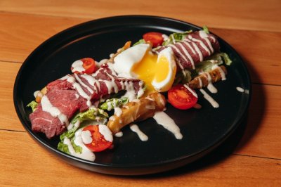 Салат с ростбифом