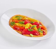 Печеные перцы с соусом ромеско и постным песто