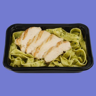 Паста с курицей и песто