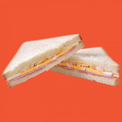 Сэндвич с цыпленком, беконом и яйцом