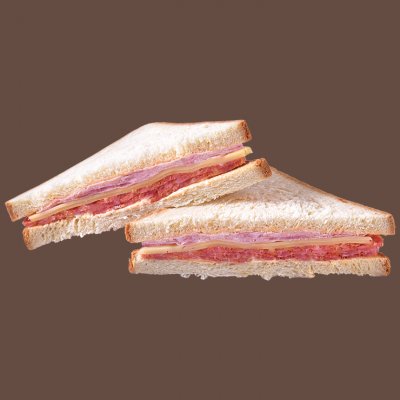 Сэндвич с салями, ветчиной и сыром