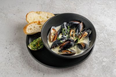 Мидии в сливочном соусе