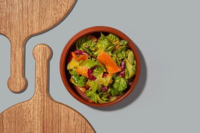 Салат с семгой и мандариновой заправкой