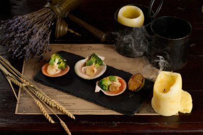 Морские гребешки с сливочно-икорным соусом