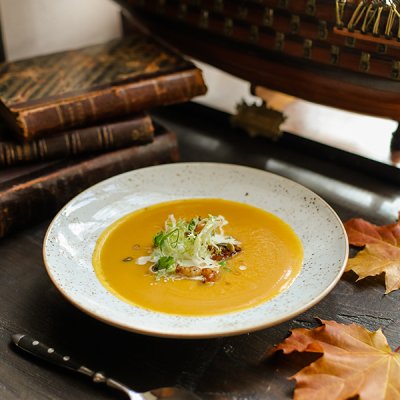 Крем-суп из тыквы со сливками и креветками