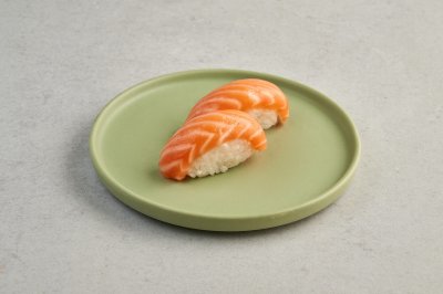 Нигири с лососем