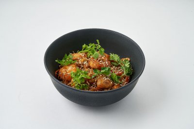 Сингапурская лапша с курицей и креветками