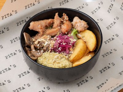 Салат с копченой куриной грудкой