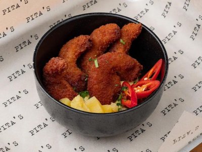 Креветки темпура с соусом карри