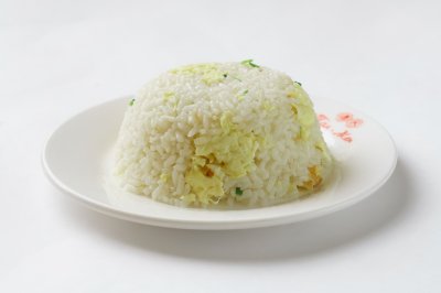 Рис с жареным яйцом