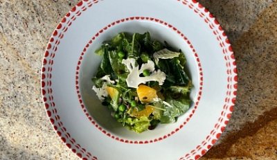 Зелёный салат с цукини и цветной капустой
