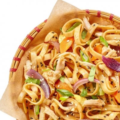 Вок с лапшой, курицей и тофу (M/L)