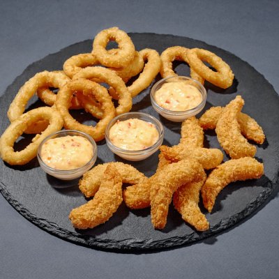 Сет: Креветки в кляре (10 шт.), Кольца кальмаров (10 шт.)