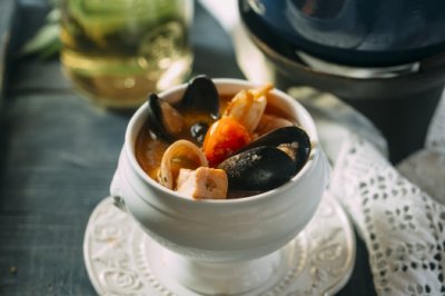 Суп из морской рыбы и морепродуктов