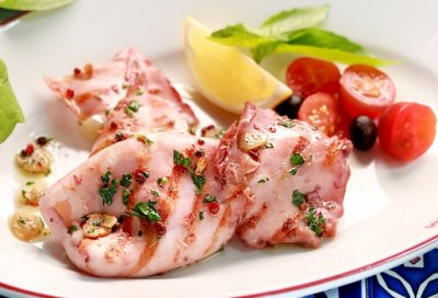 Кальмары на гриле в ароматном масле