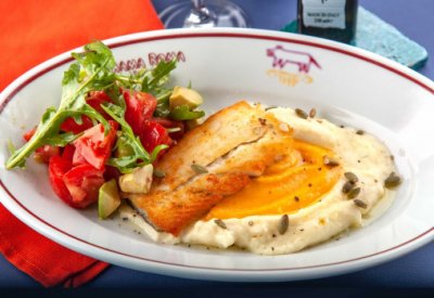 Нежная треска с пюре и тыквенным соусом