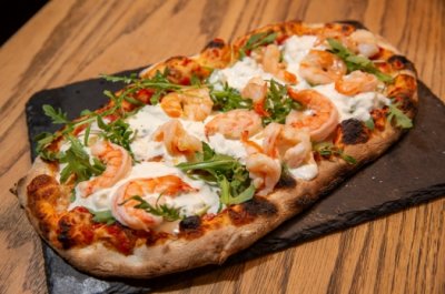 Фокачча со фьор ди латте и креветками