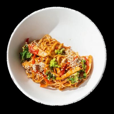 Удон с цыплёнком и овощами с соусом терияки