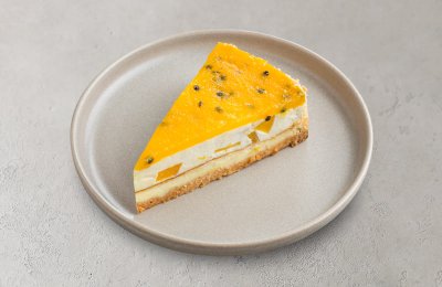 Торт-суфле с персиком и маракуйей