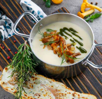 Картофельный крем-суп с лисичками