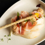 Груша с сыром горгонзолла и прошутто