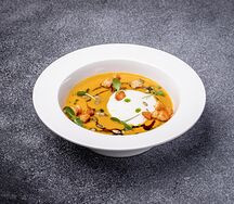 Тыквенный крем-суп с гренками и сливками