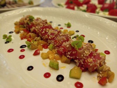 Филе тунца в кунжуте