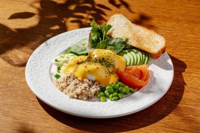 Фирменный завтрак с лососем