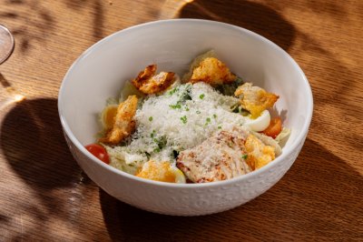 Цезарь с куриным филе