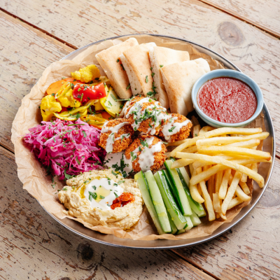 Фалафель на тарелке