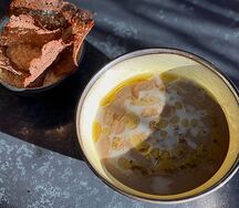 Грибной крем-суп с ароматом трюфеля и бородинскими чипсами