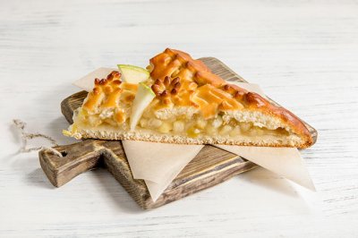 Пирог с яблоком и грушей