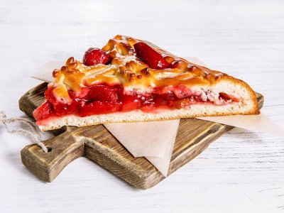 Пирог с клубникой