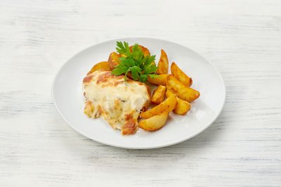 Мясо по-французски с картофелем по-деревенски