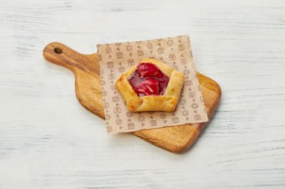 Галета с клубникой