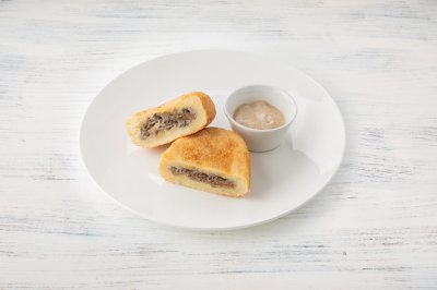 Картофельная зраза с грибами и грибным соусом