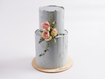 Торт Дымчато-серый с цветами