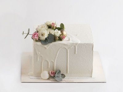 Торт Розамунд с цветами