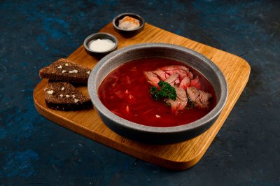 Борщ с говядиной и салом