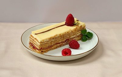 Торт «Наполеон с малиной»